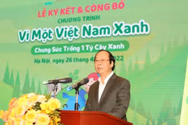 Thứ trưởng Bộ Tài nguyên và Môi trường Võ Tuấn Nhân phát biểu tại chương trình. (Ảnh: Hùng Võ/Vietnam+)