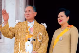 Rajawongse Sirikit Kitiyakara 84 tuổi nhập viện hôm 16/11. 