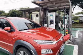 Xe ôtô điện đang trở thành phương tiện di chuyển chính của người dân đảo Jeju, Hàn Quốc. (Ảnh: Anh Nguyên/TTXVN)