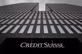 Biểu tượng ngân hàng Credit Suisse ở Zurich, Thụy Sĩ. (Ảnh: THX/TTXVN)