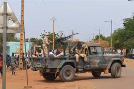 Binh sỹ Mali tuần tra tại khu vực Gao. (Ảnh: AFP/ TTXVN)