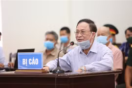 Bị cáo Nguyễn Văn Hiến khai báo trước Hội đồng xét xử ngày 18/5. (Ảnh: Dương Giang/TTXVN)