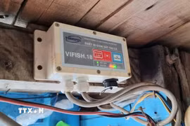 Thiết bị giám sát hành trình trên tàu cá. (Nguồn: TTXVN)