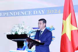 Phó Chủ tịch Ủy ban Nhân dân Thành phố Hồ Chí Minh Nguyễn Văn Dũng phát biểu tại Lễ kỷ niệm. (Ảnh: Xuân Khu/TTXVN)