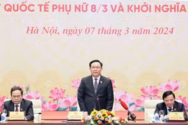 Chủ tịch Quốc hội Vương Đình Huệ phát biểu chúc mừng. (Ảnh: Nhan Sáng/TTXVN)