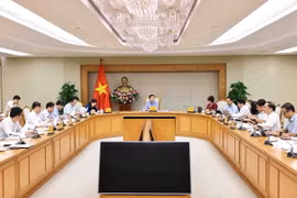 Phó Thủ tướng Trần Hồng Hà chủ trì cuộc họp. (Ảnh: Minh Đức/TTXVN)
