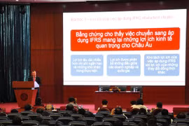 Hội thảo “Chuẩn mực báo cáo tài chính quốc tế (IFRS) - Những thách thức và kinh nghiệm áp dụng,” ngày 16/6. (Ảnh: HoSE) 