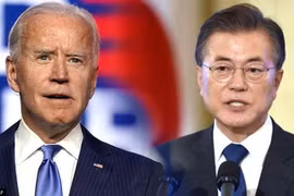 Tổng thống Mỹ Joe Biden (trái) và Tổng thống Hàn Quốc Moon Jae-in. (Nguồn: AP)
