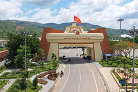 Cửa khẩu quốc tế Lao Bảo trên tuyến biên giới Việt-Lào (Ảnh: Hồ Cầu/TTXVN)
