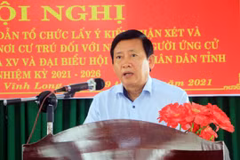 Chủ tịch Ủy ban Mặt trận Tổ quốc Việt Nam tỉnh Vĩnh Long Hồ Văn Huân phát biểu tại Hội nghị. (Ảnh: Phạm Minh Tuấn/TTXVN)