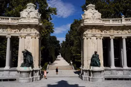 Công viên Retiro, ngay gần Paseo del Prado, là một trong những điểm thu hút khách du lịch nhất của thành phố Madrid . (Nguồn: Reuters)