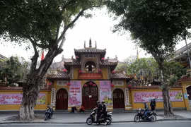 Chùa Quán Sứ, trụ sở của Giáo hội Phật giáo Việt Nam đóng cửa phòng tránh COVID-19. (Ảnh: Phan Tuấn Anh/TTXVN)