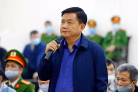 Bị cáo Đinh La Thăng khai báo trước Hội đồng xét xử. (Ảnh: Doãn Tấn/TTXVN)