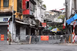 Chợ Ngọc Hà (quận Ba Đình) tạm ngừng hoạt động vì phát hiện một ca mắc COVID-19. (Ảnh: Thành Đạt/TTXVN)