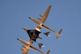 Tàu vũ trụ thương mại SpaceShipTwo trong chuyến bay thử nghiệm tại Mojave, California, Mỹ, ngày 13/12/2018. (Ảnh: AFP/TTXVN)