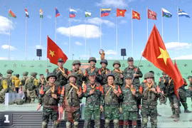 Các thành viên đội tuyển Công binh QĐND Việt Nam tại lễ trao giải cuộc thi Lộ trình an toàn. (Nguồn: qdnd.vn)