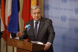 Tổng thư ký LHQ Antonio Guterres phát biểu trong cuộc họp báo tại New York, Mỹ. (Ảnh: THX/TTXVN)