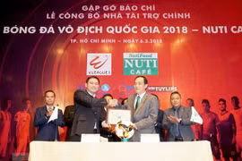 Chủ tịch VPF chia sẻ "gan ruột" về việc nắm giữ nhiều chức vụ