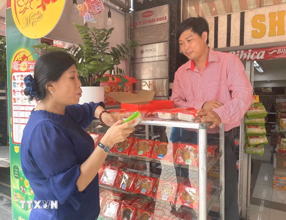 ttxvn-thi-truong-banh-trung-thu-tp-ho-chi-minh2.jpg