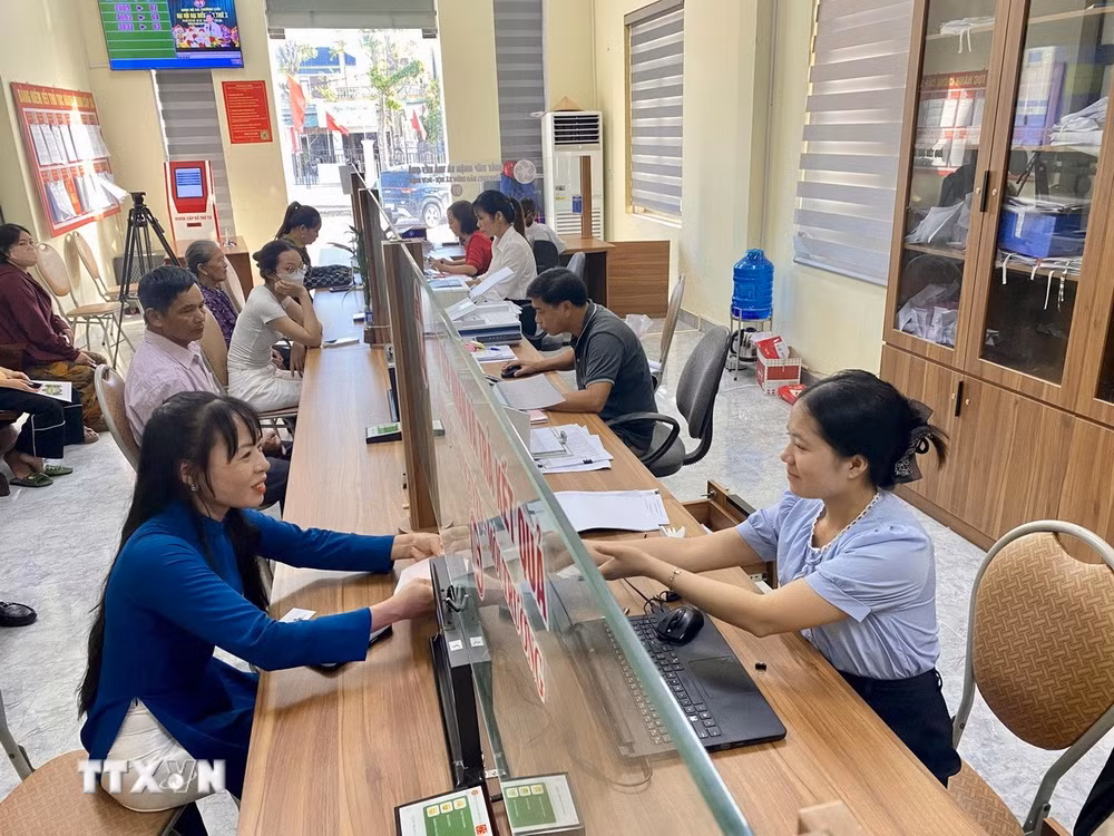 ttxvn-ha-tinh-phan-cap-phan-quyen-nang-cao-kha-nang-phuc-vu-cua-chinh-quyen3.jpg