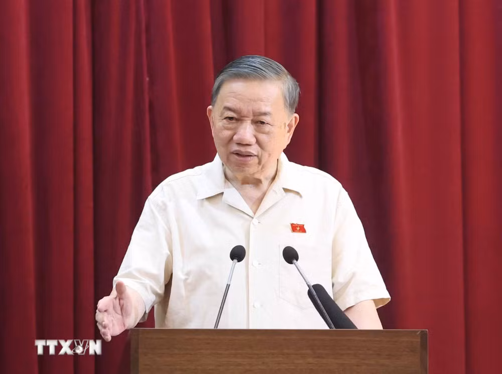 ttxvn-tong-bi-thu-chu-tich-nuoc-tiep-xuc-cu-tri-ha-noi-truoc-ky-hop-thu-hai-quoc-hoi-khoa-xvi-7561.jpg