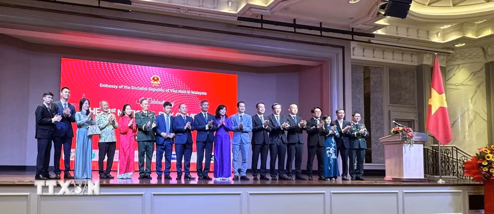 ttxvn-trang-trong-le-ky-niem-81-nam-quoc-khanh-viet-nam-tai-malaysia3.jpg