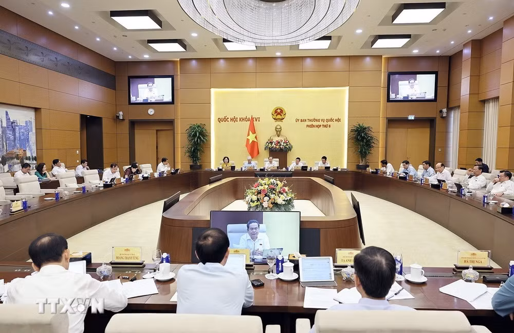 ttxvn_ubtv-quoc-hoi-xem-xet-thong-qua-du-thao-nghi-quyet-ve-chuong-trinh-lap-phap-nam-4545.jpg