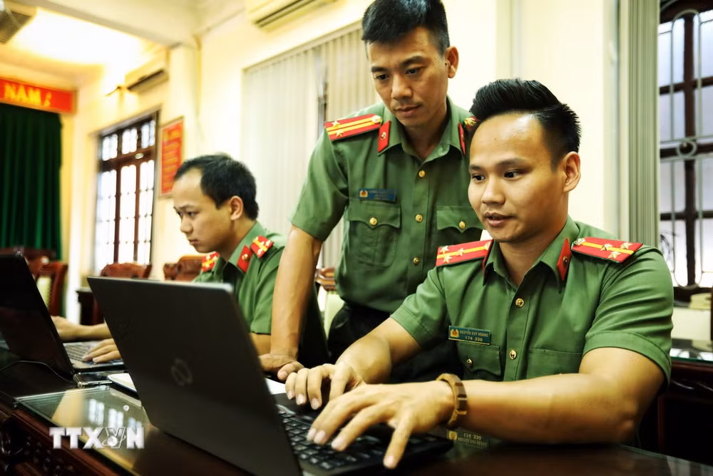 ttxvn-tac-chien-tren-khong-gian-mang.jpg