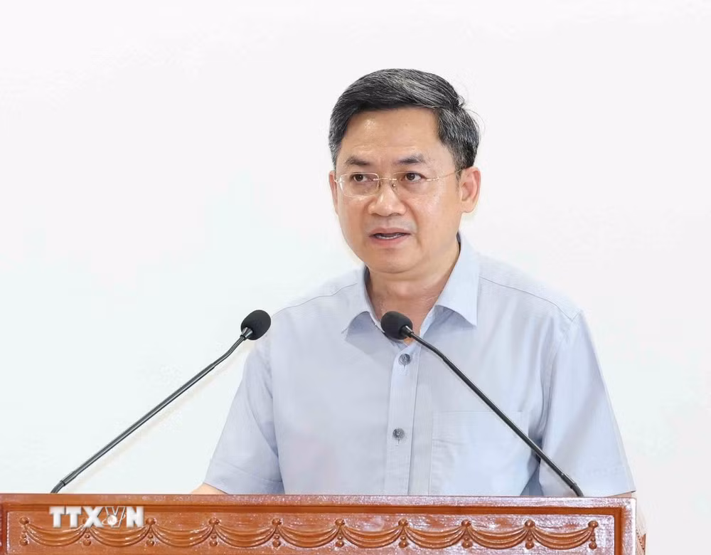 ttxvn-hoi-nghi-tong-ket-kinh-nghiem-nghien-cuu-tham-muu-xay-dung-cac-de-an-trinh-hoi-nghi-trung-uong-4-khoa-xiv-4.jpg