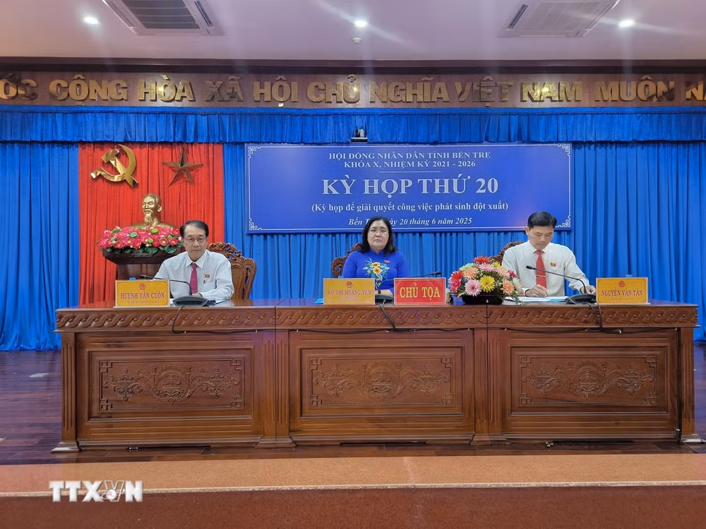 ttxvn-ky-hop-thu-20-hdnd-tinh-ben-tre-khoa-x.jpg