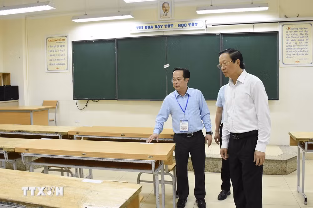 ttxvn-kiem-tra-cong-tac-chuan-bi-thi-tot-nghiep-thpt-tai-ha-noi2.jpg
