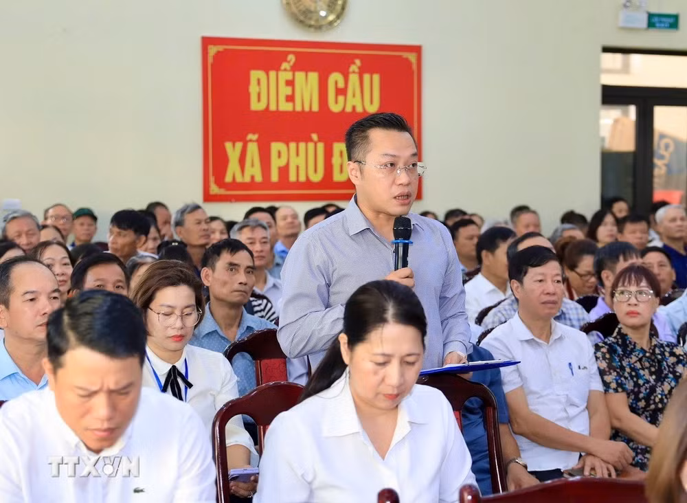 ttxvn-bi-thu-thanh-uy-ha-noi-tran-duc-thang-tiep-xuc-cu-tri-truoc-ky-hop-thu-2-quoc-hoi-khoa-xvi-6370.jpg