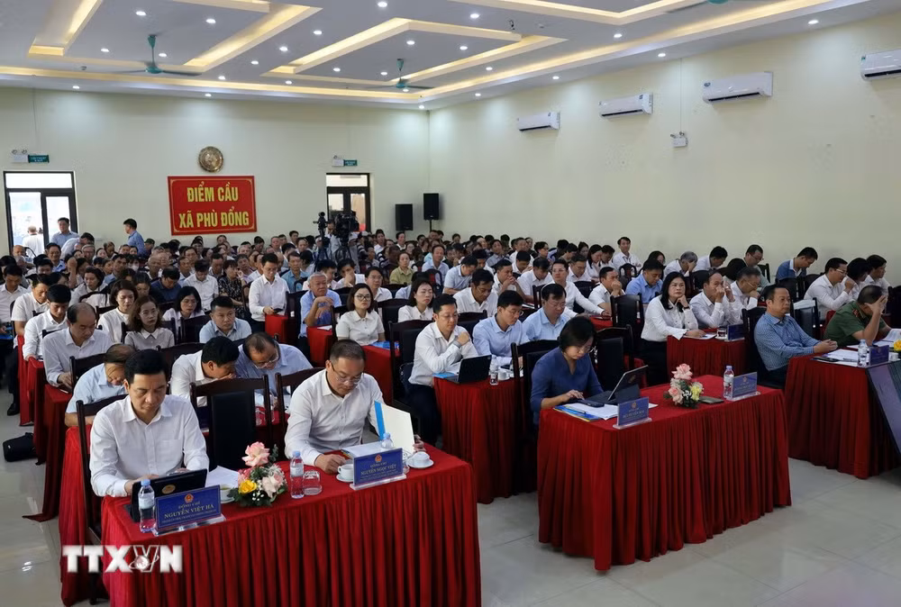 ttxvn-bi-thu-thanh-uy-ha-noi-tran-duc-thang-tiep-xuc-cu-tri-truoc-ky-hop-thu-2-quoc-hoi-khoa-xvi-9957.jpg