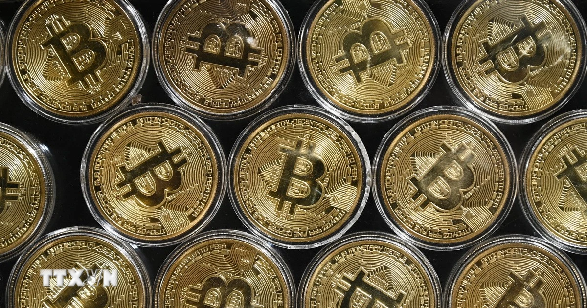 Đồng Bitcoin thủng mốc 80.000 USD trước cuộc họp của Fed