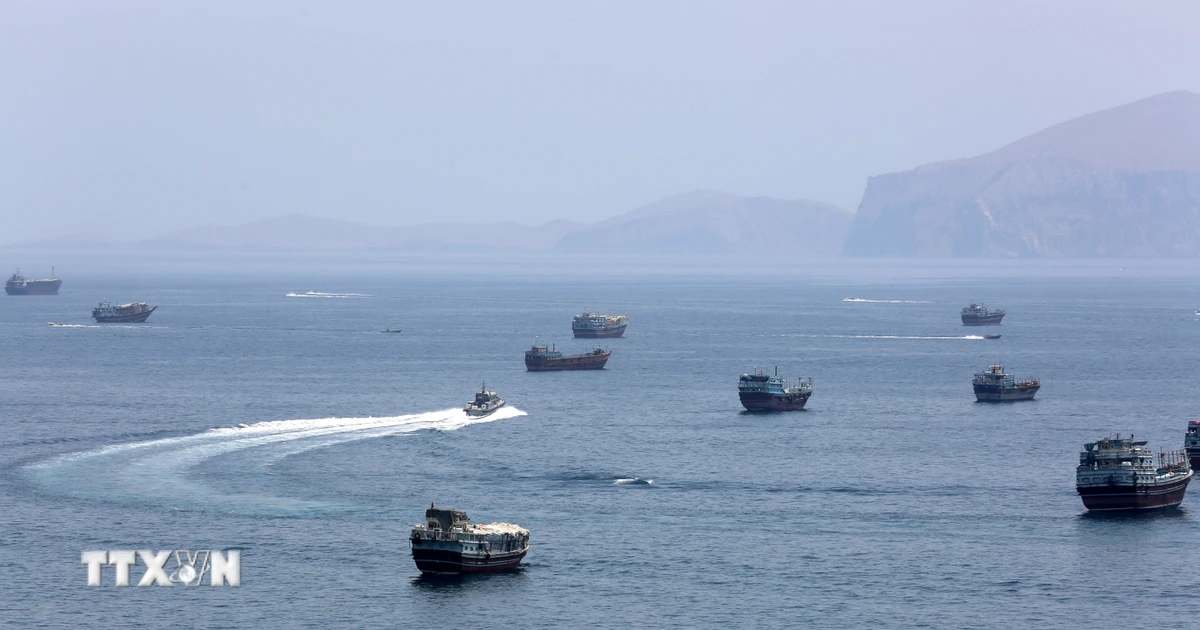 Mỹ: Lượng dầu vận chuyển qua eo biển Hormuz đạt mức cao nhất trong 6 tháng