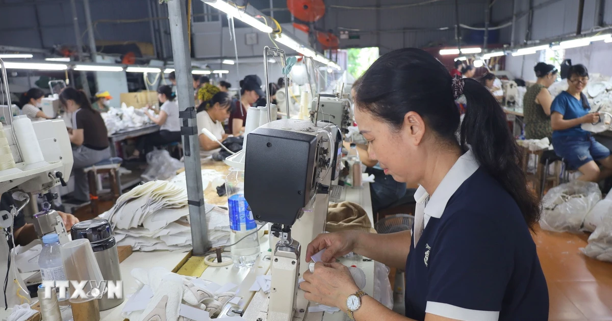 Khơi thông dòng vốn, giảm áp lực chi phí cho doanh nghiệp
