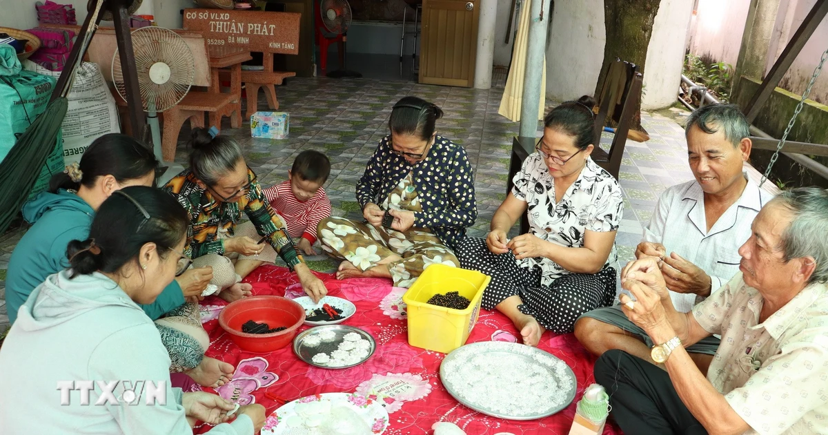 Tiểu thủ công nghiệp mở ra nhiều cơ hội nghề nghiệp cho người dân Đồng Tháp