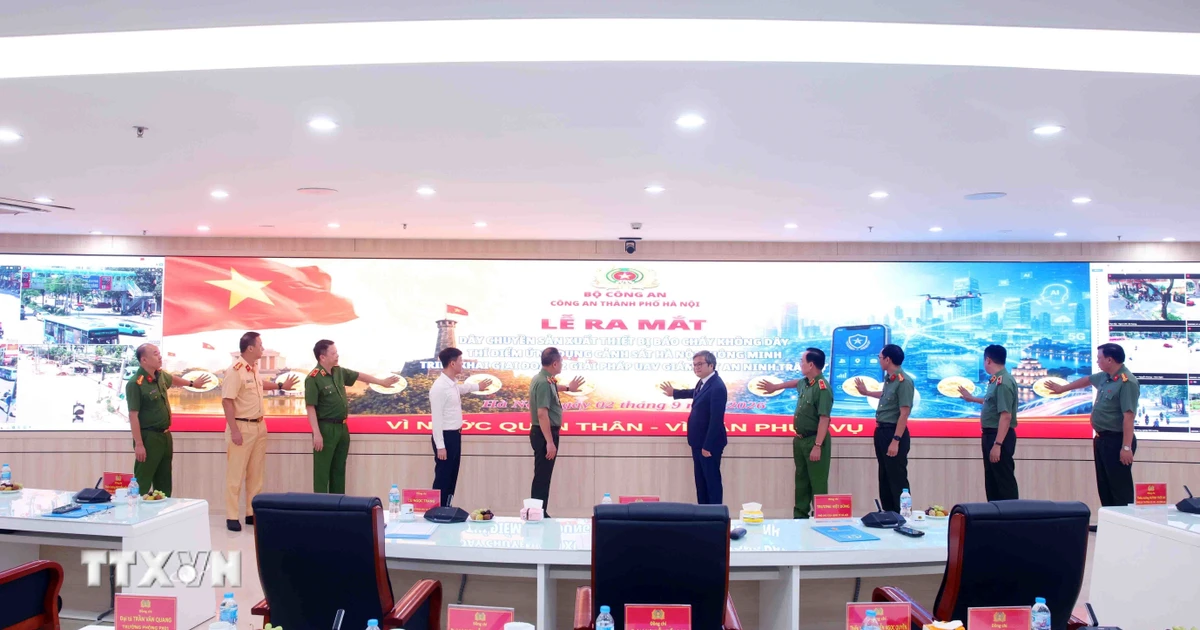 Công an thành phố Hà Nội ra mắt ba sản phẩm chuyển đổi số phục vụ người dân