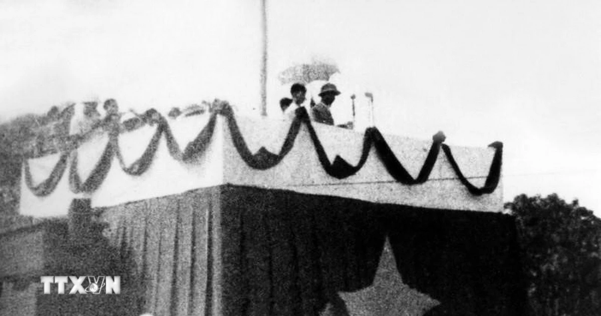Vai trò to lớn của Chủ tịch Hồ Chí Minh trong Cách mạng Tháng Tám 1945