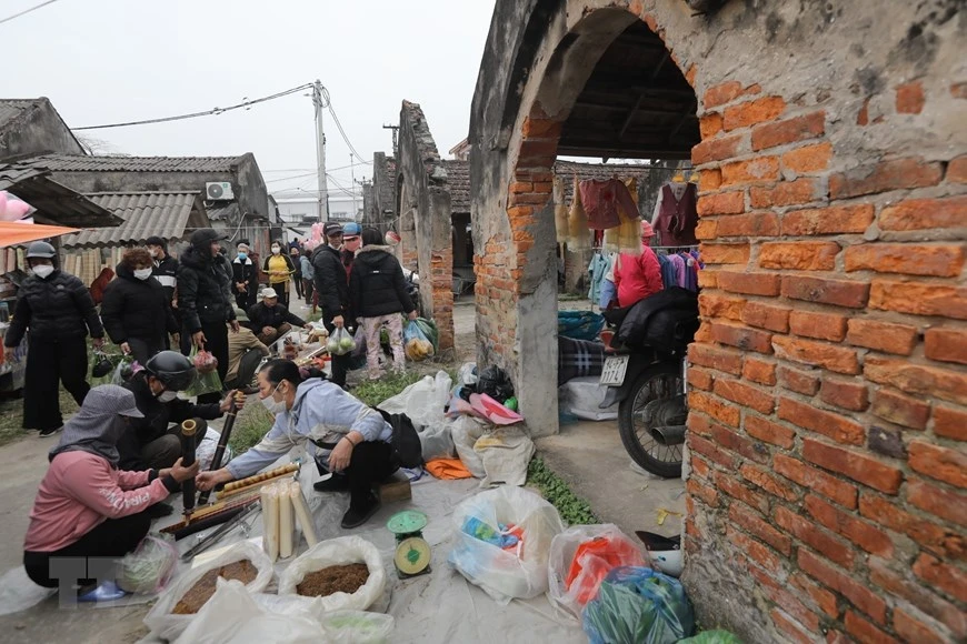 CHỢ VÉ ĐỒNG TÂM NHỘN NHỊP PHIÊN SÁNG SỚM SƯƠNG MỜ
