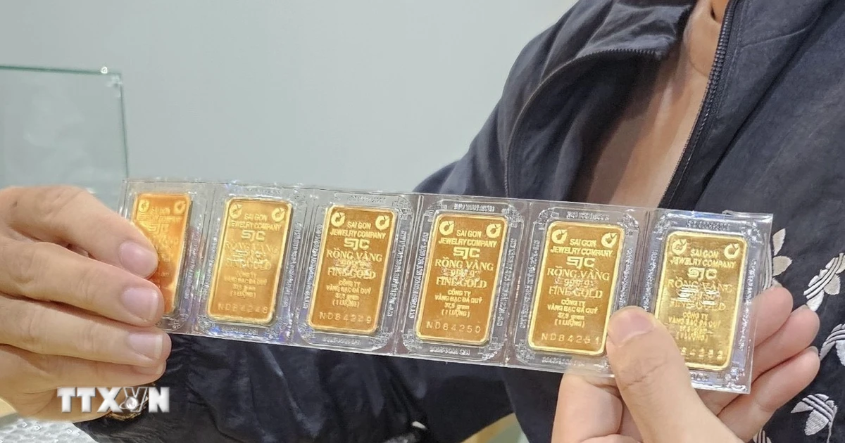 Giá vàng trong nước đi ngang, SJC duy trì ngưỡng 141,7 triệu đồng
