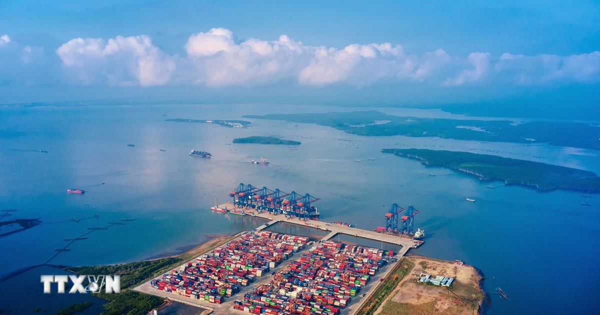 Tàu container YM WAYFINDER lần đầu cập Cảng Quốc tế Tân Cảng-Cái Mép