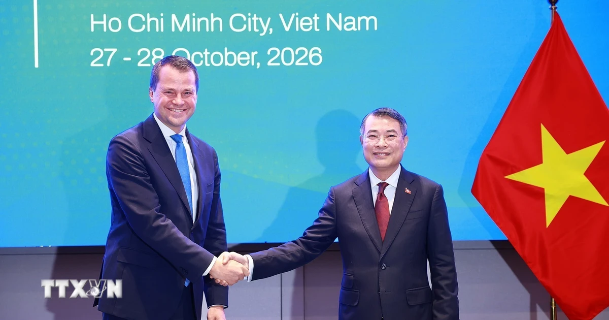 Thủ tướng Lê Minh Hưng tiếp Giám đốc điều hành Diễn đàn Kinh tế Thế giới