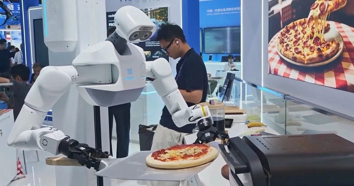 Robot làm pizza, phục vụ trà tại hội chợ Trung Quốc - ASEAN