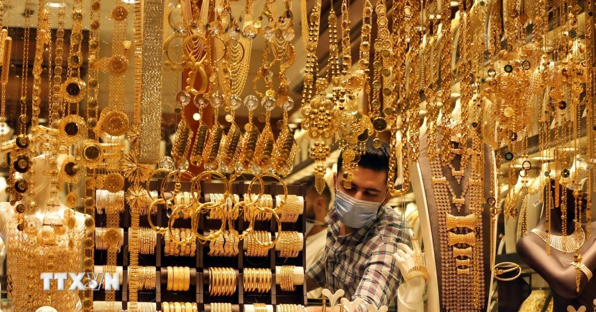 Giá vàng thế giới giảm xuống mức thấp nhất hơn 3 tuần