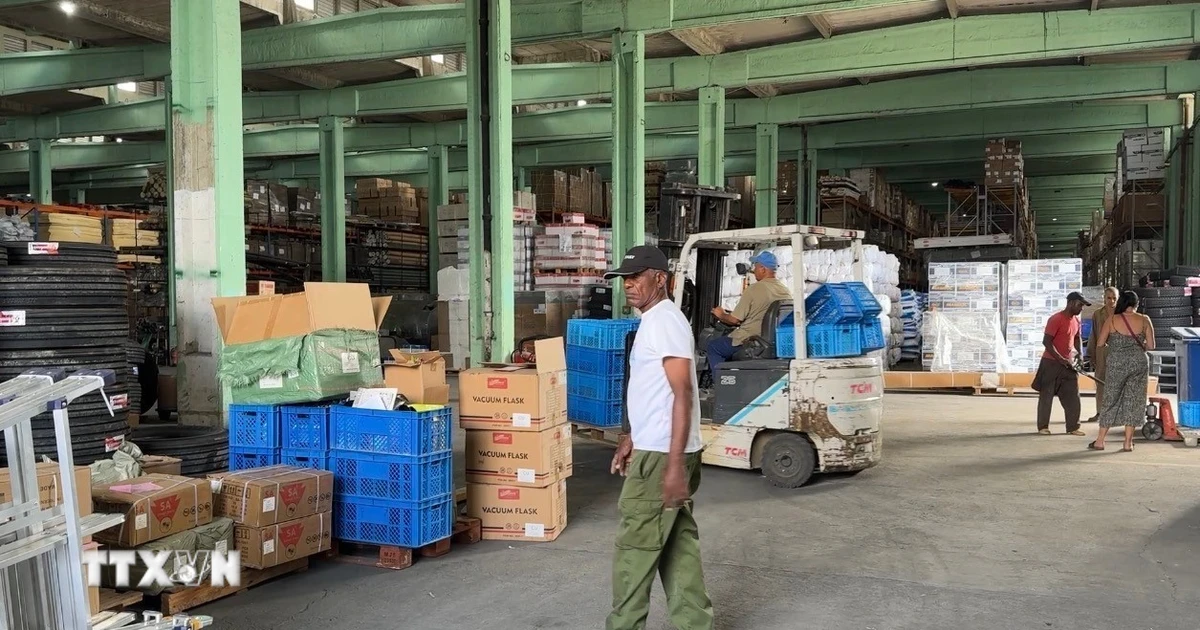 Cuba cho phép cá nhân nhập khẩu hàng hóa thương mại, thu thuế bằng USD