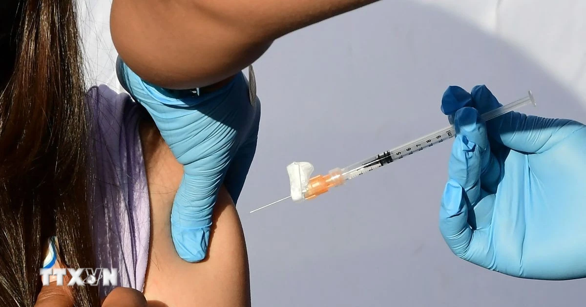 Vaccine mRNA cá thể hóa đầu tiên mở ra bước ngoặt điều trị u hắc tố và ung thư