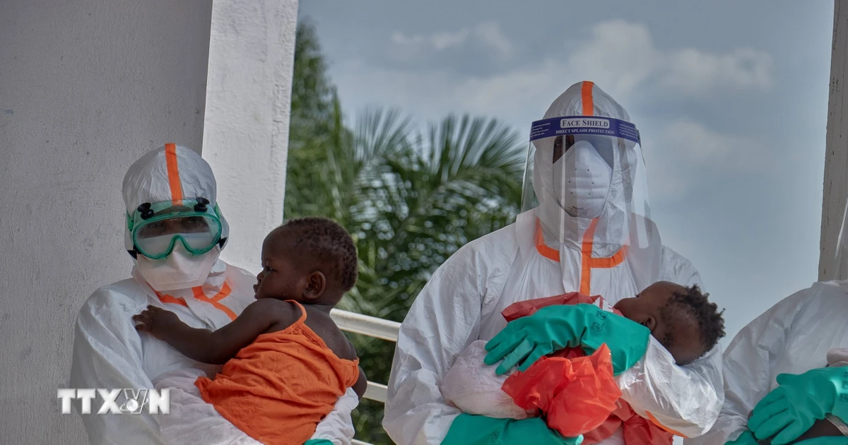 Dịch Ebola lan sang tỉnh thứ 8 của CHDC Congo, hơn 4.500 người tử vong