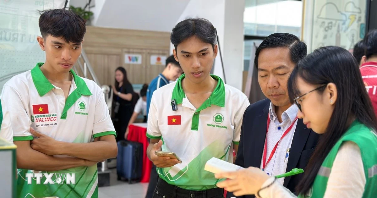 Hỗ trợ doanh nghiệp ứng dụng công nghệ trong sản xuất thông minh