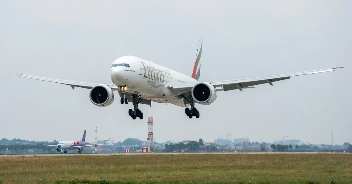 Hãng bay Emirates đánh dấu cột mốc 10 năm kết nối Hà Nội với thế giới